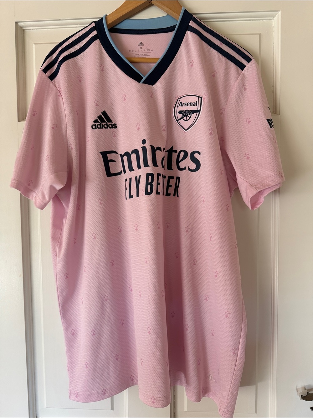 ARSENAL AUTHENTIC JERSEY- adidas
(supporter version, no 11) - Picture 6 of 16